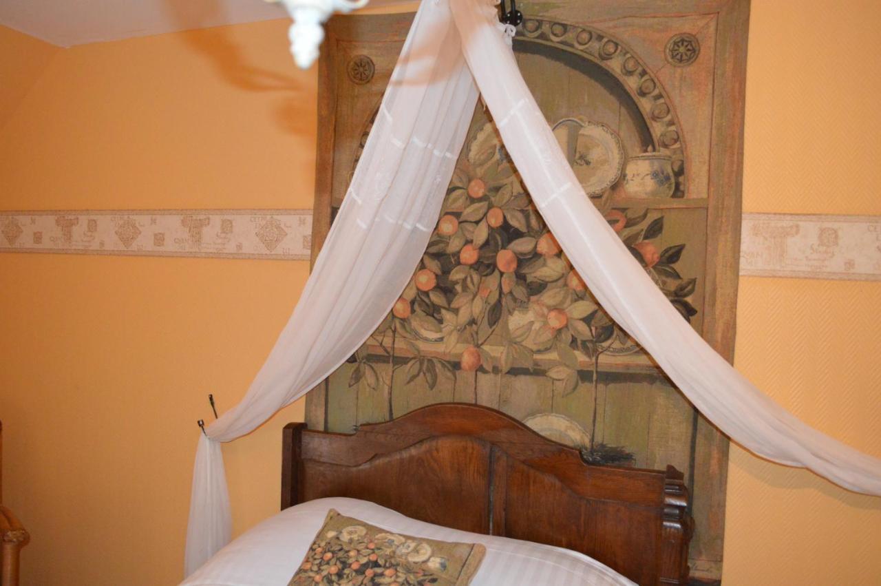Les GITES DE LA CHAPINIERE Châteauvieux Extérieur photo