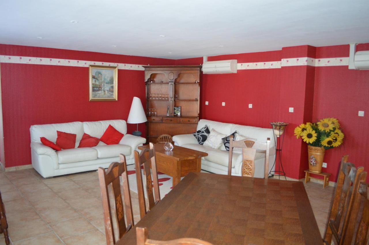 Les GITES DE LA CHAPINIERE Châteauvieux Extérieur photo