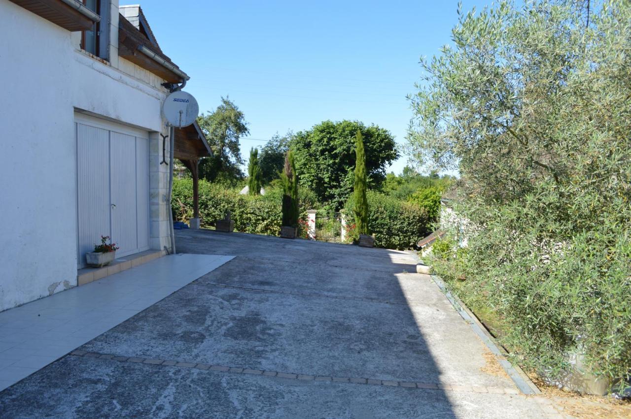 Les GITES DE LA CHAPINIERE Châteauvieux Extérieur photo