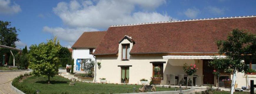 Les GITES DE LA CHAPINIERE Châteauvieux Extérieur photo